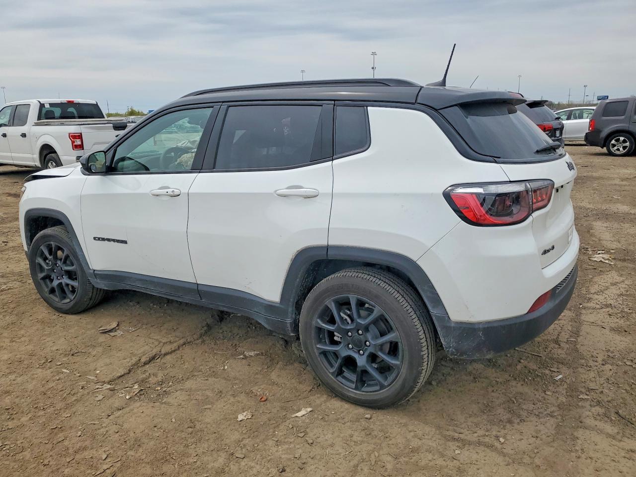 2024 Jeep Compass Latitude - Фото 2