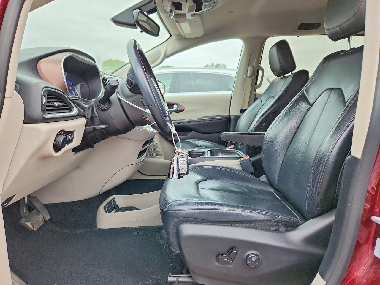 2017 Chrysler Pacifica Touring L - Фото 7