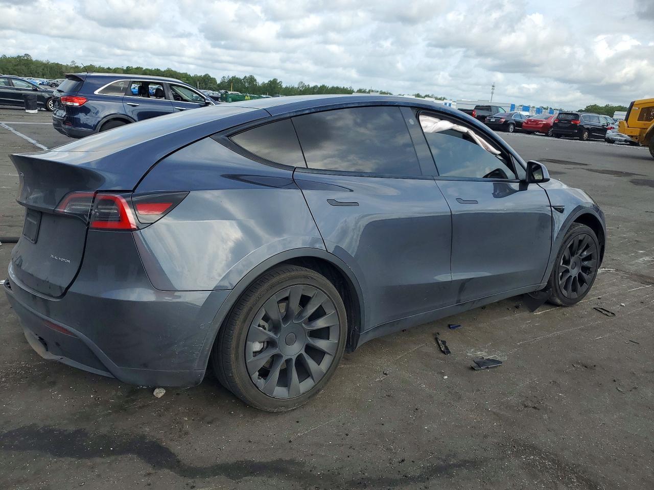 2021 Tesla Model Y - Фото 3