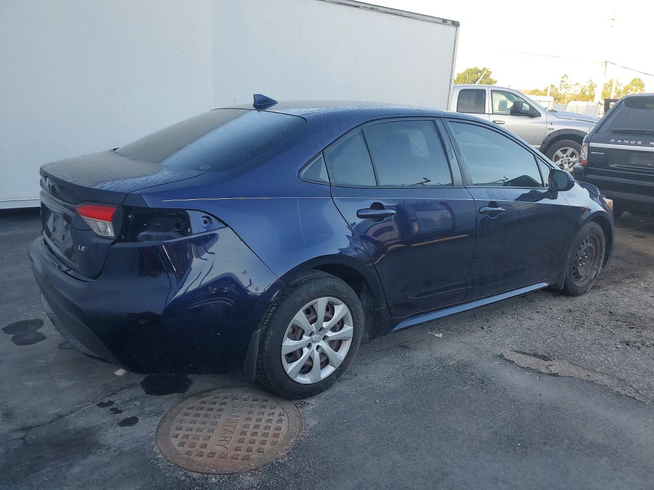 2021 Toyota Corolla Le - Image 3