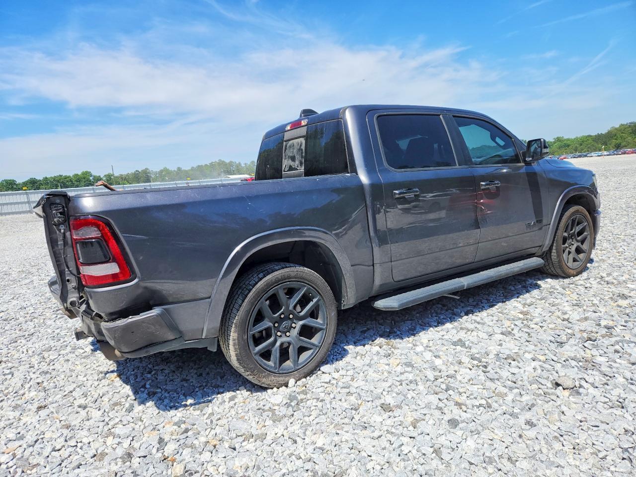2022 Ram 1500 Laramie - Фото 3