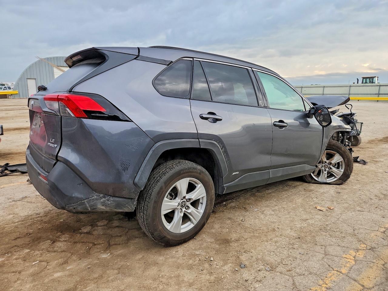 2021 Toyota Rav4 Le - Фото 3