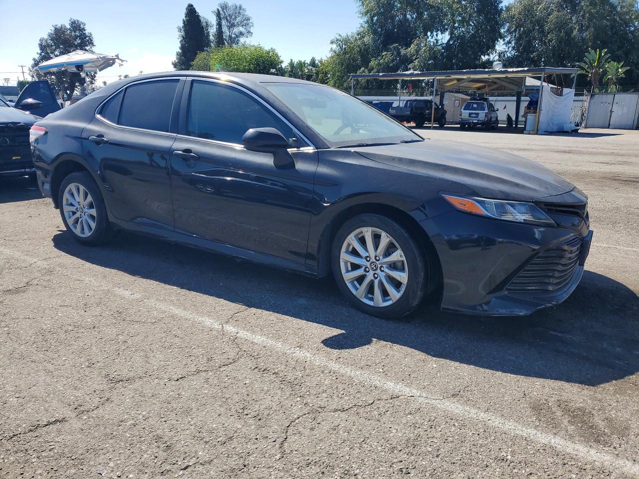 2019 Toyota Camry Le - Фото 4