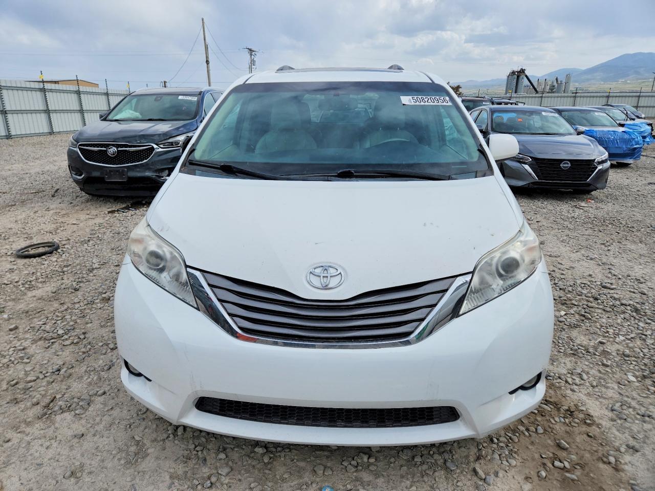 2011 Toyota Sienna Xle 7-Passenger - Фото 5