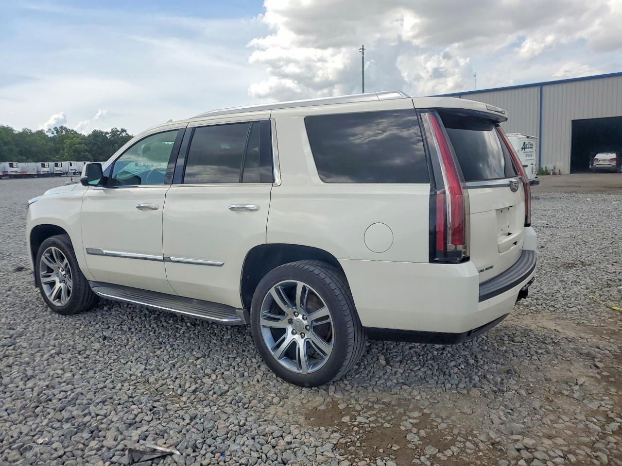 2015 Cadillac Escalade Luxury - Фото 2