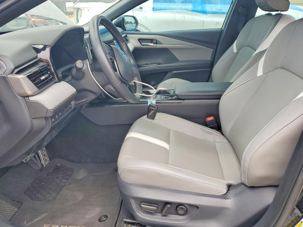 2025 Toyota Camry Se - Фото 7