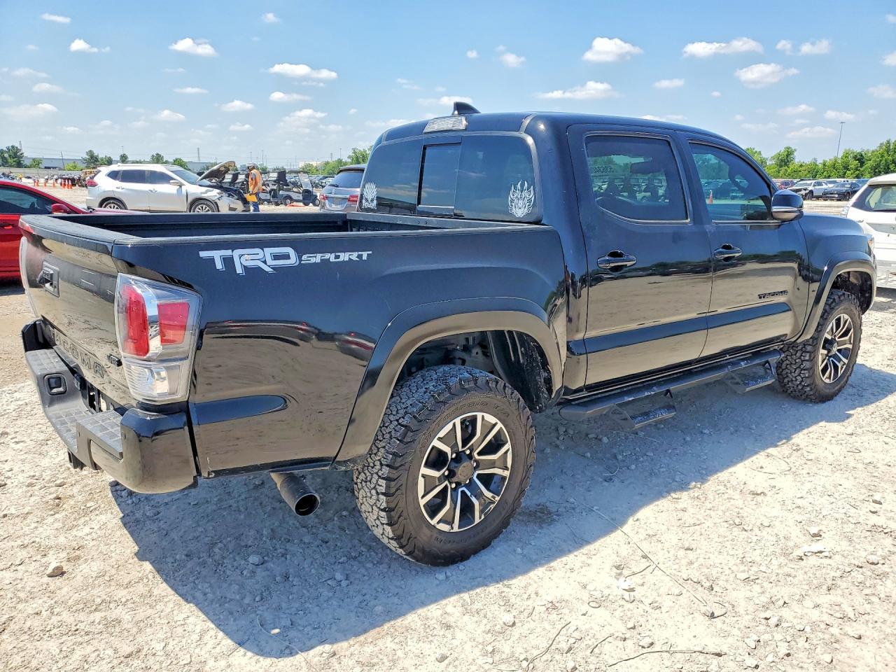 2023 Toyota Tacoma Trd Sport - Image 3