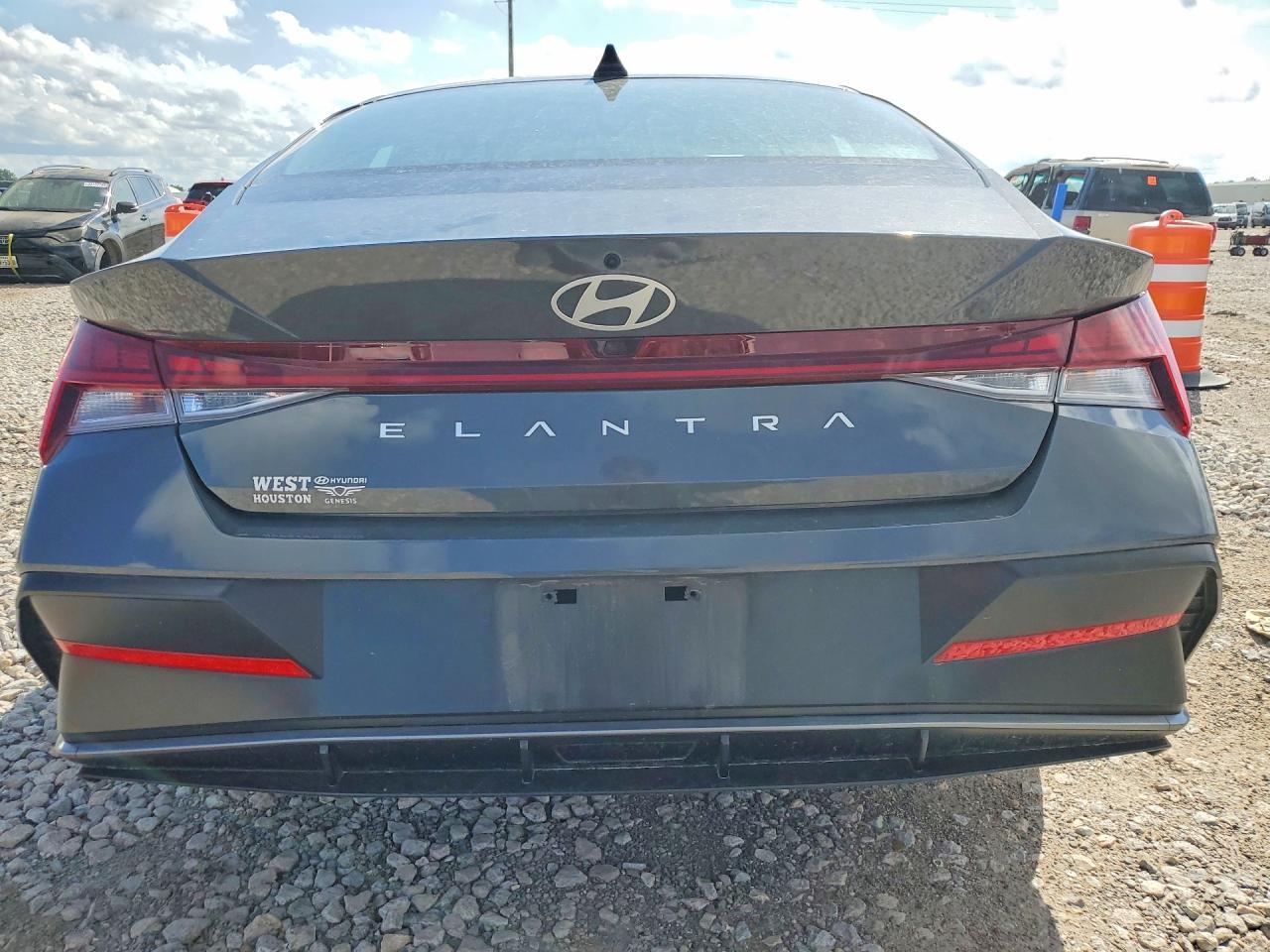 2024 Hyundai Elantra Sel - Фото 6