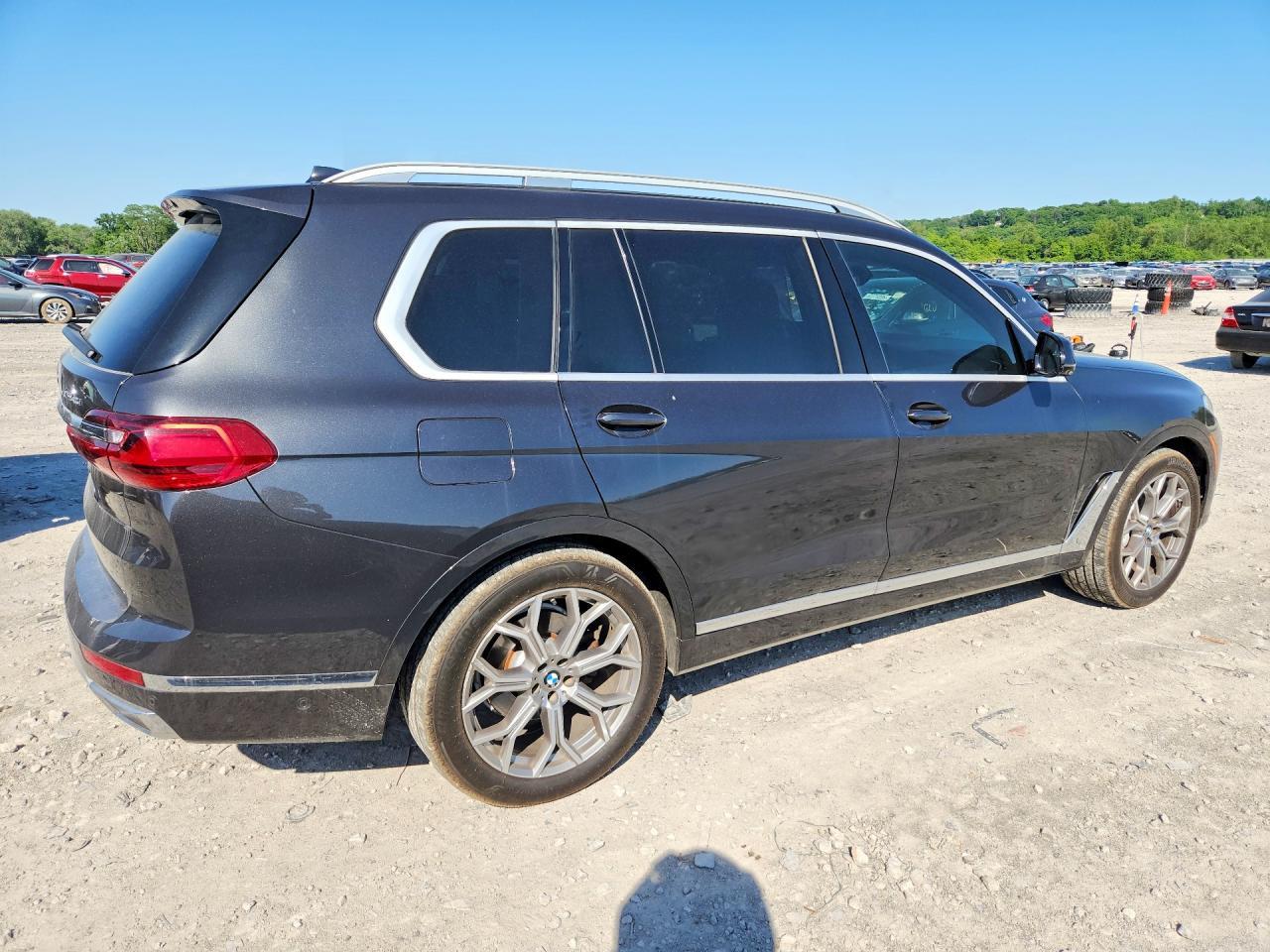 2021 BMW X7 xDrive40I - Image 3