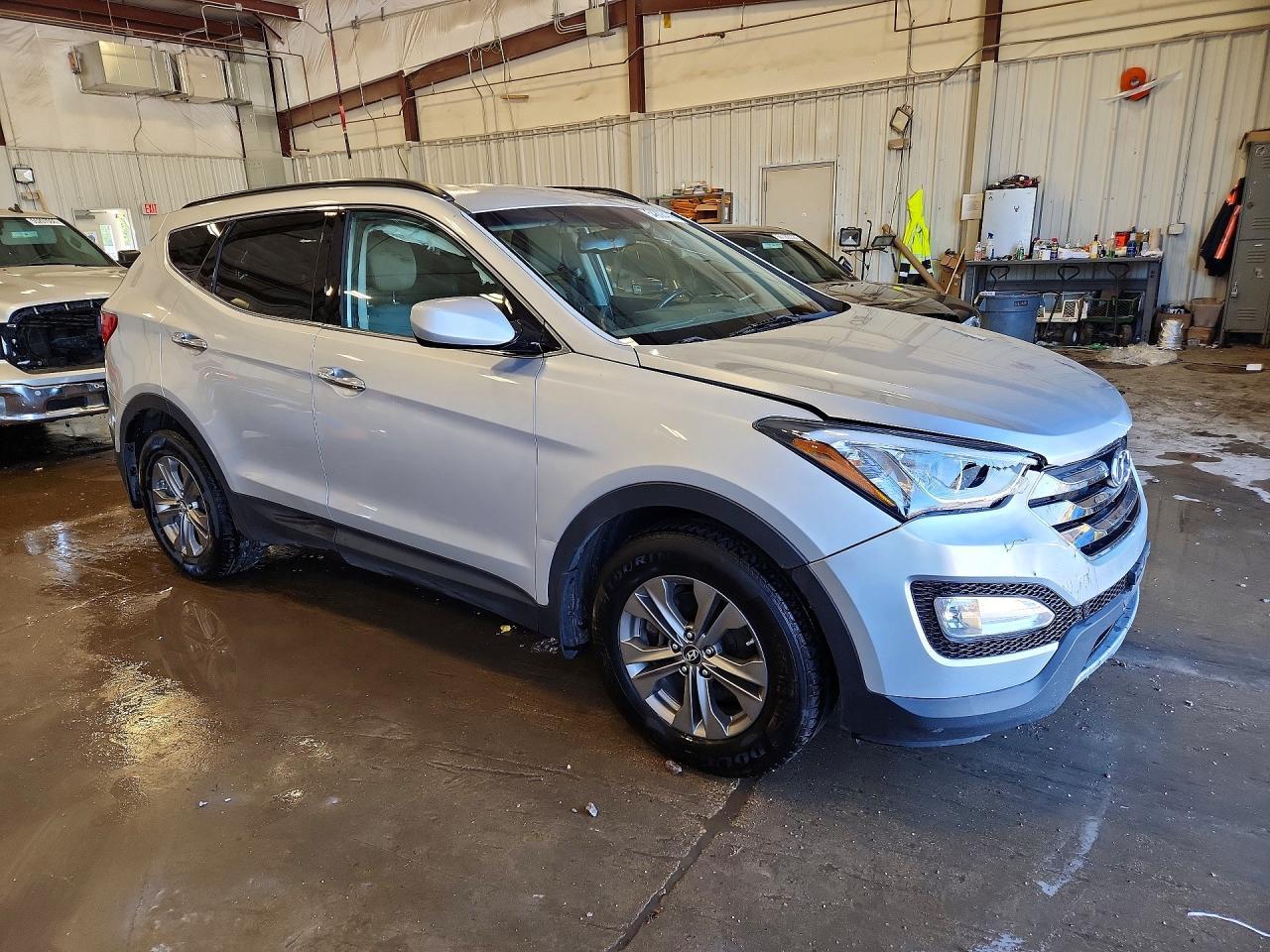 2014 Hyundai Santa Fe Sport 2.4L - Image 4