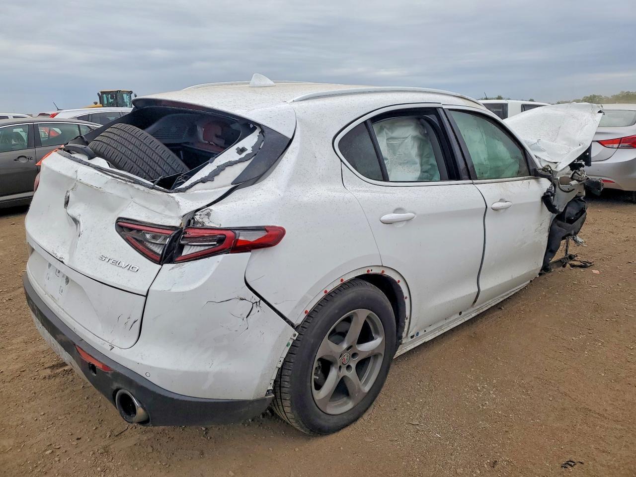 2021 Alfa Romeo Stelvio Sport - Image 3
