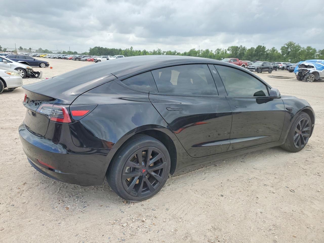 2023 Tesla Model 3 - Фото 3