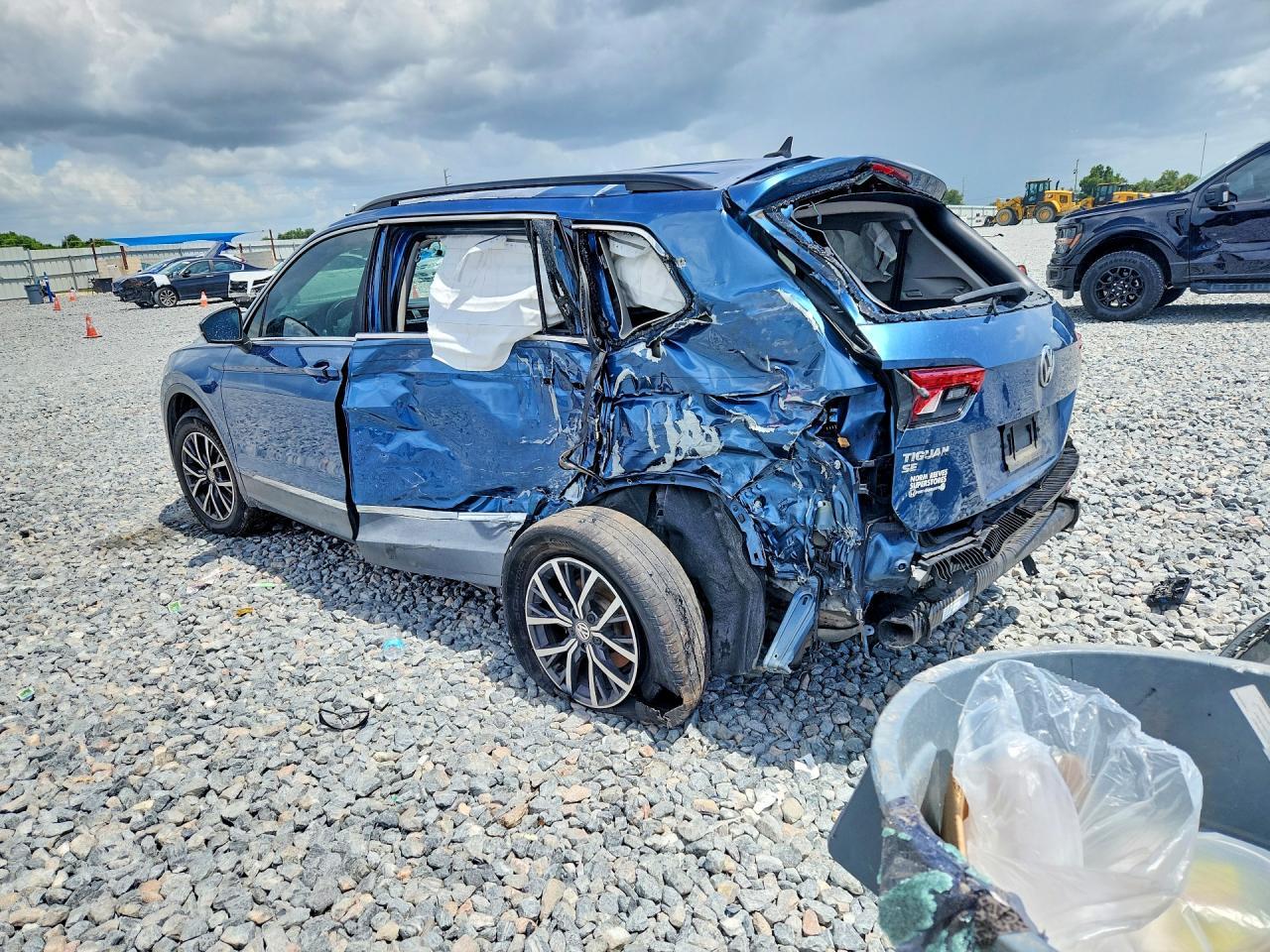 2020 Volkswagen Tiguan Se - Фото 2