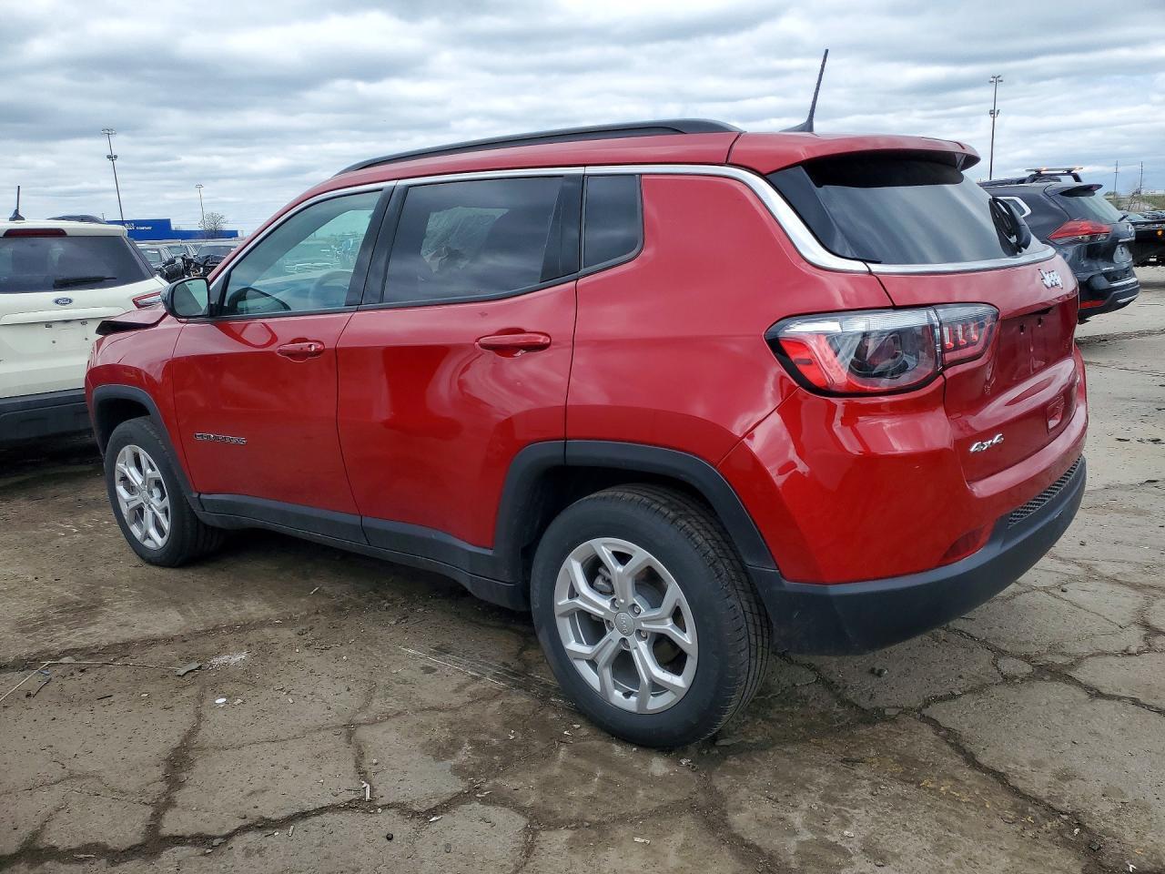 2024 Jeep Compass Latitude - Фото 2