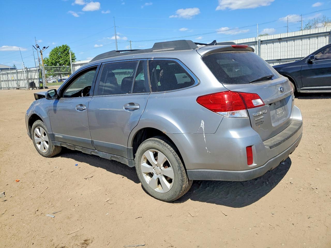 2011 Subaru Outback 2.5I Limited - Фото 2