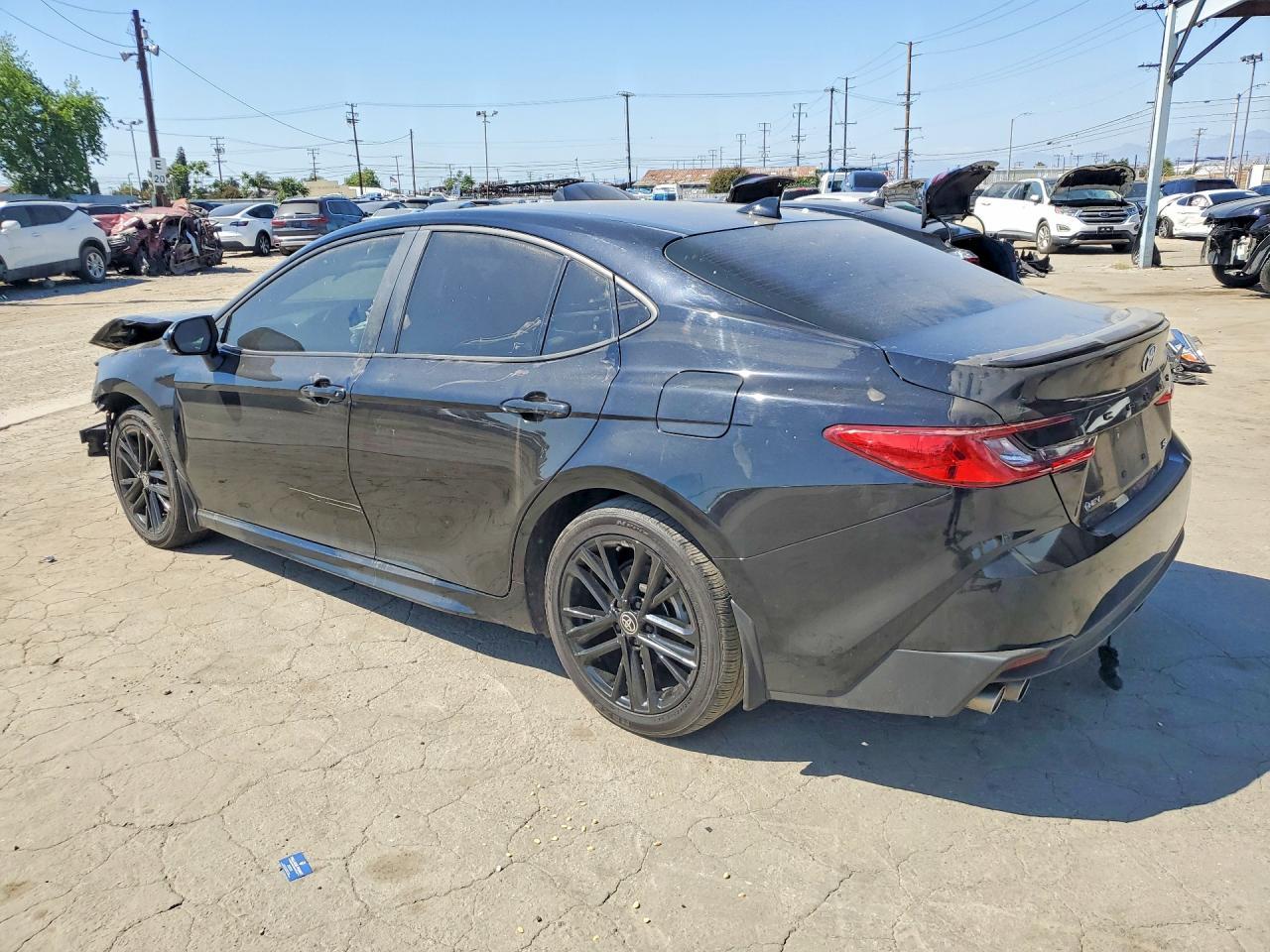 2025 Toyota Camry Se - Фото 2