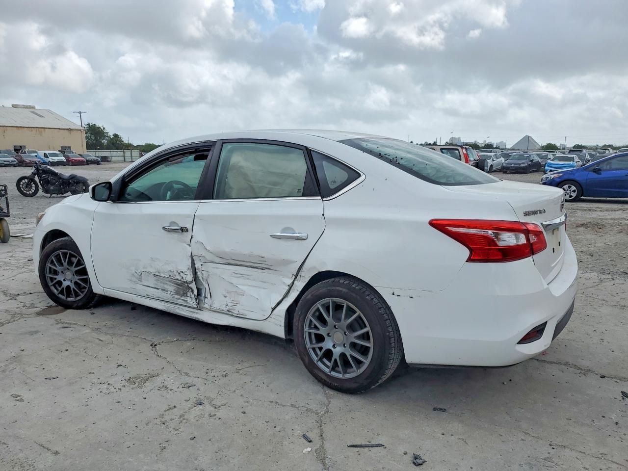 2017 Nissan Sentra S - Фото 2