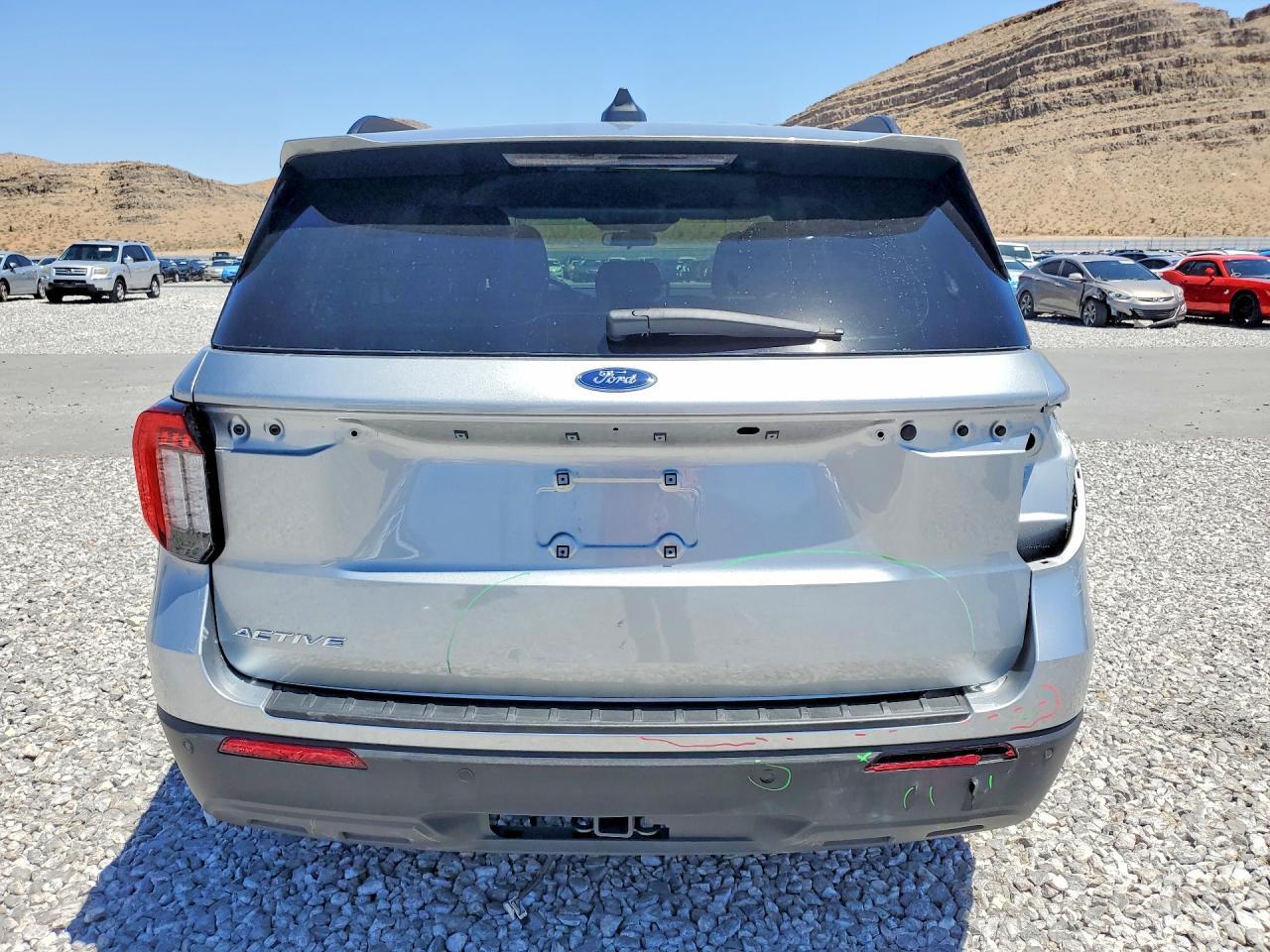 2025 Ford Explorer Active - Фото 6