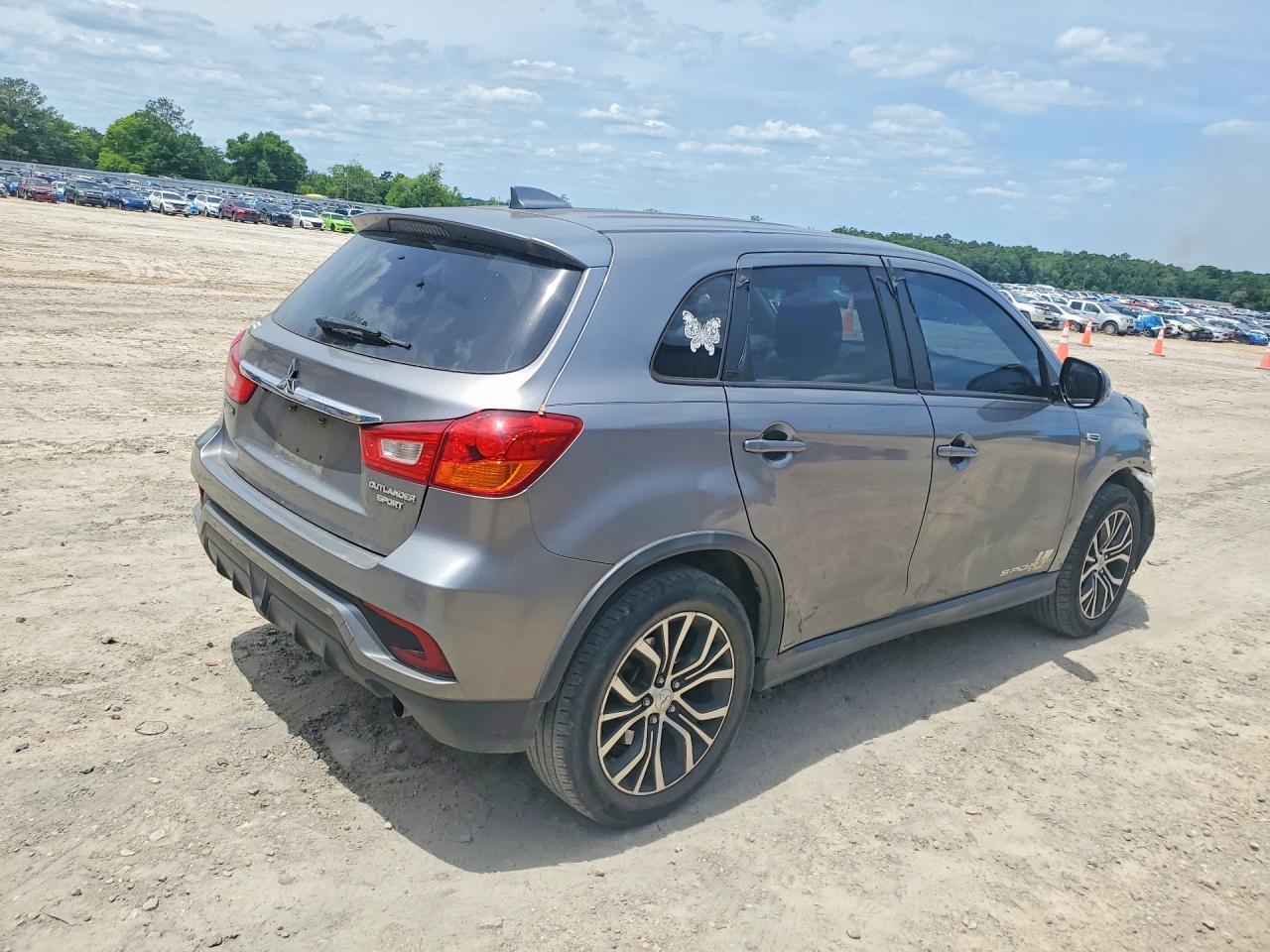 2019 Mitsubishi Outlander Sport Es - Image 3