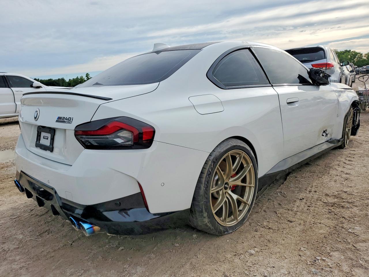 2022 BMW M240Xi - Фото 3