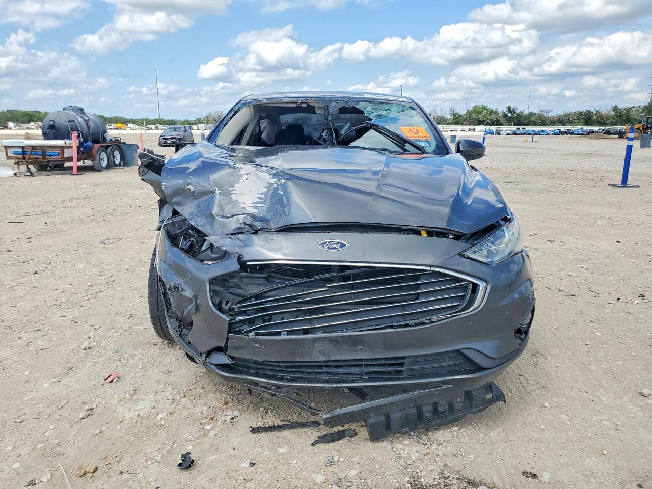 2020 Ford Fusion Se - Image 5