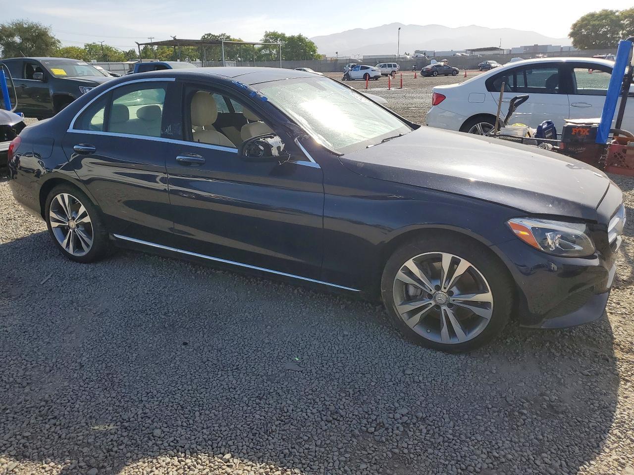 2015 Mercedes-Benz C 300 4Matic - Фото 4