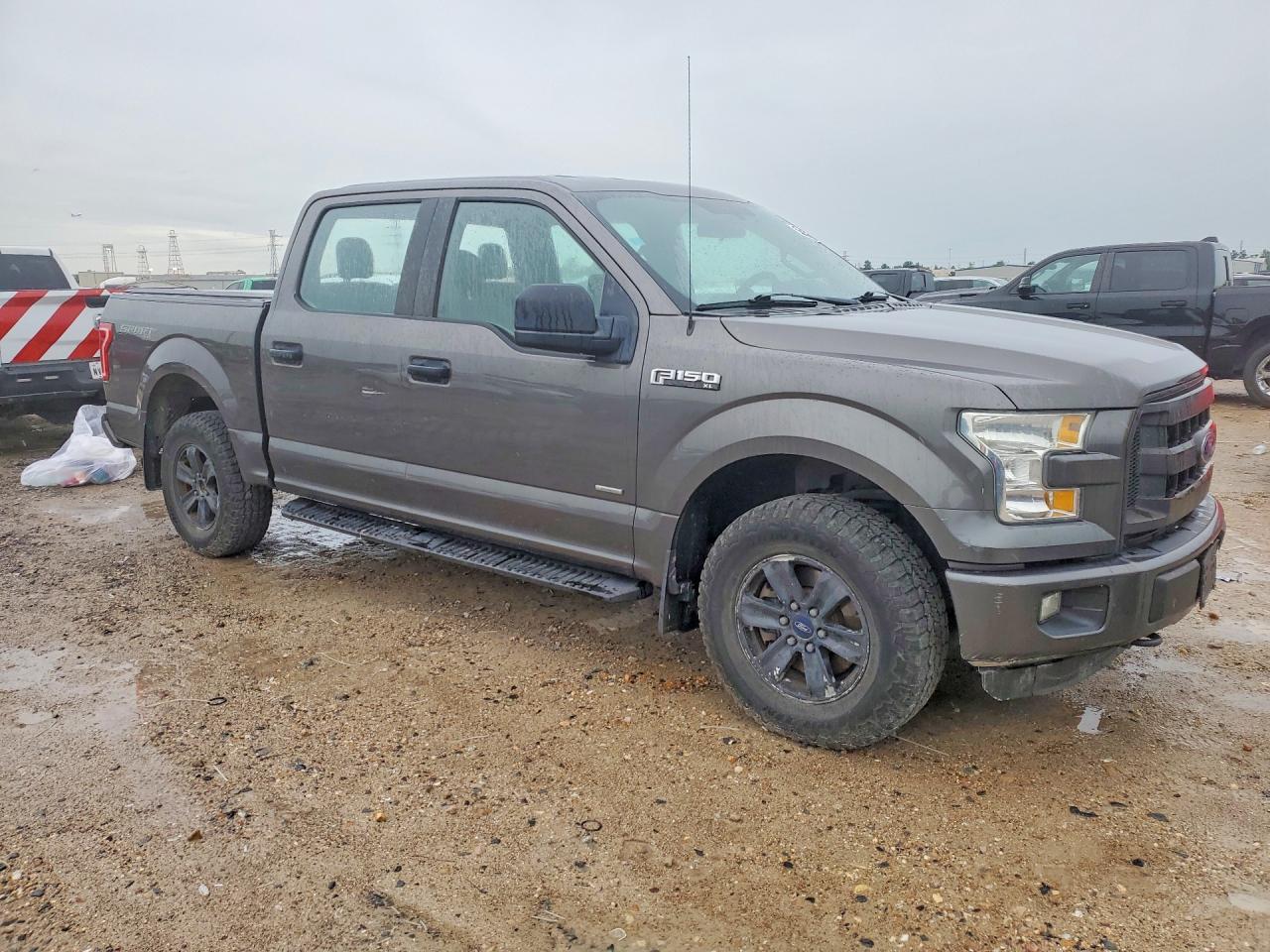 2015 Ford F150 Supercrew - Фото 4