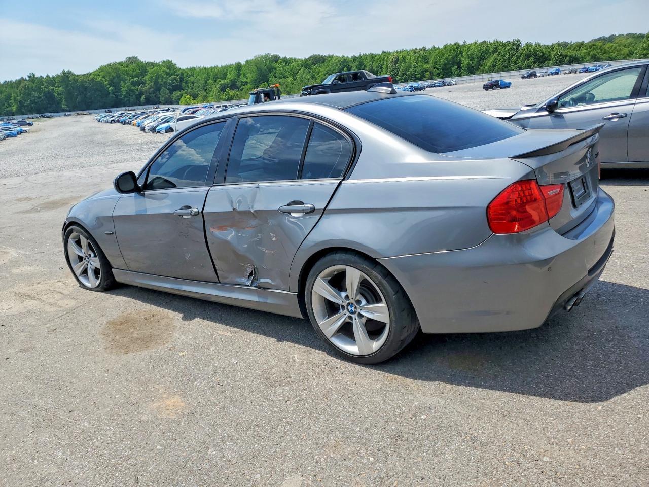 2009 BMW 335 I - Фото 2