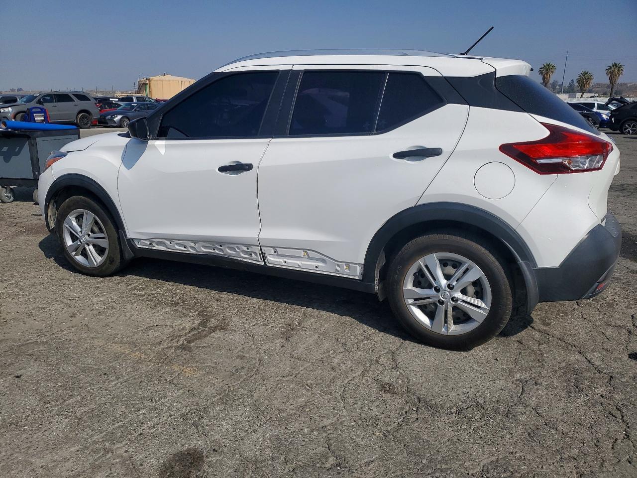 2019 Nissan Kicks S - Фото 2