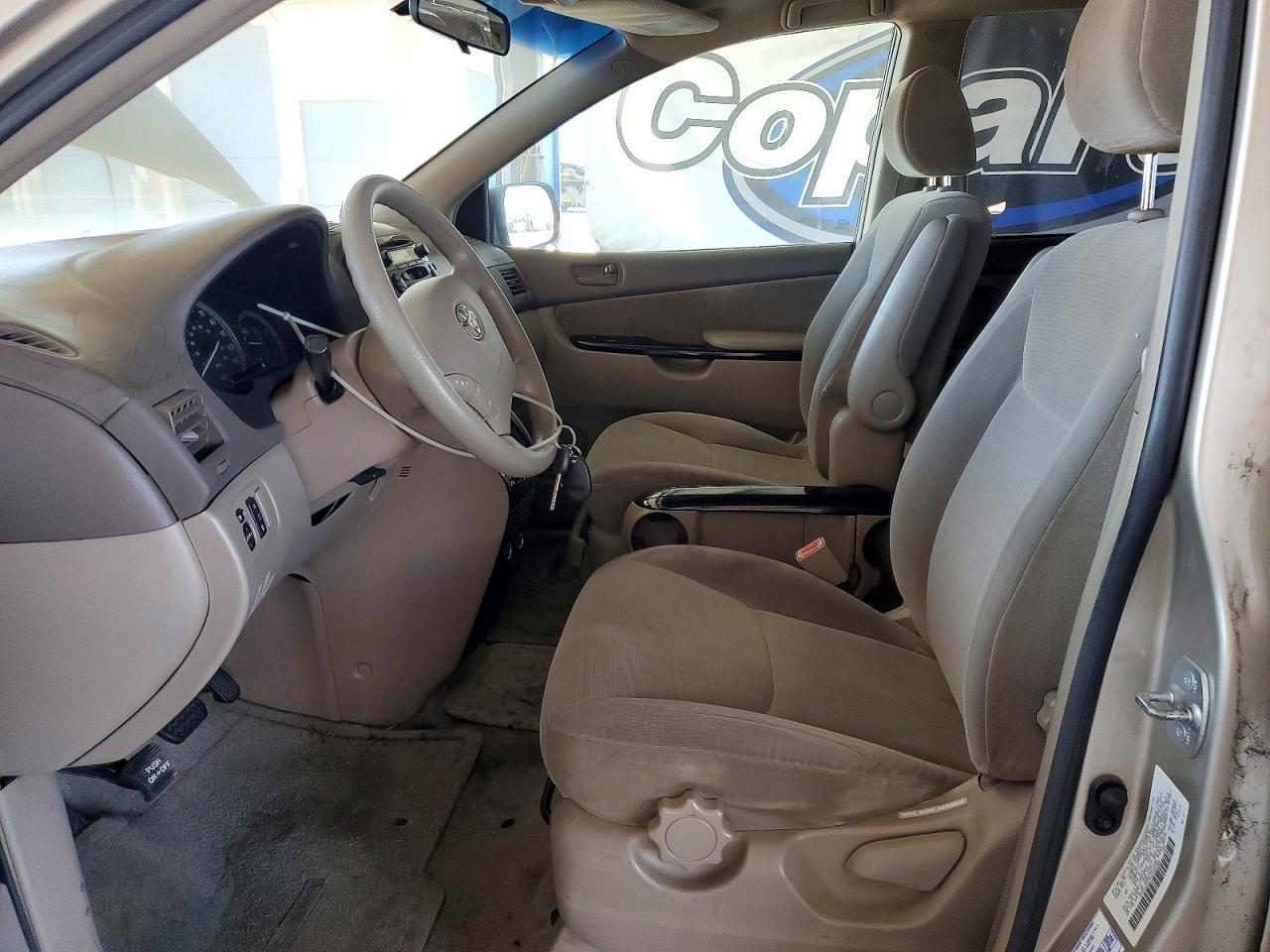 2004 Toyota Sienna Le 8 Passenger - Image 7