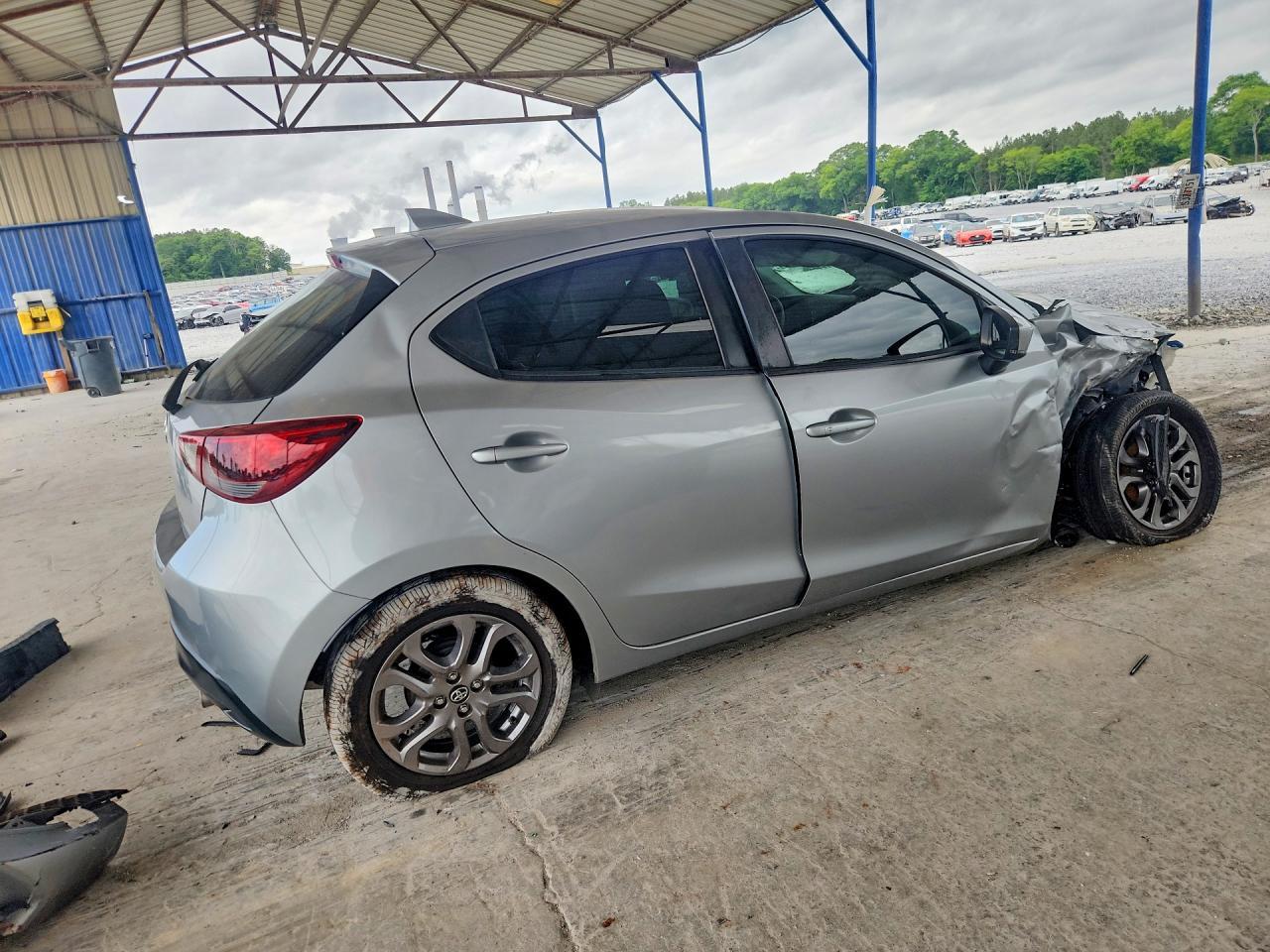 2020 Toyota Yaris Hatchback Le - Image 3