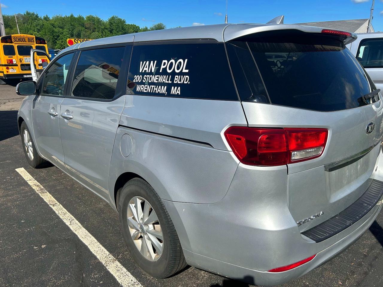 2018 Kia Sedona Lx - Фото 3