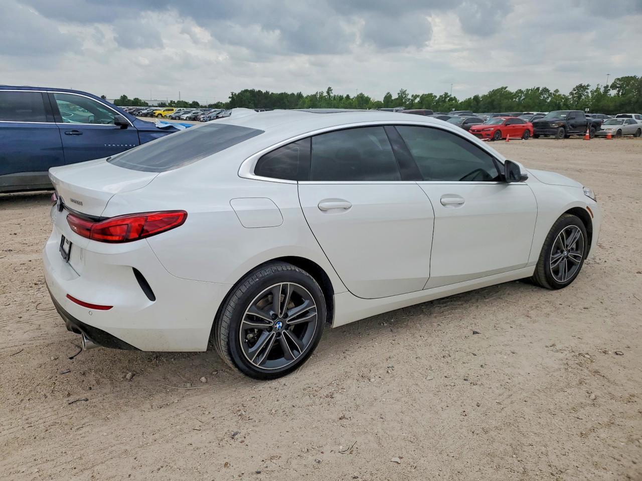 2024 BMW 228Xi - Фото 3