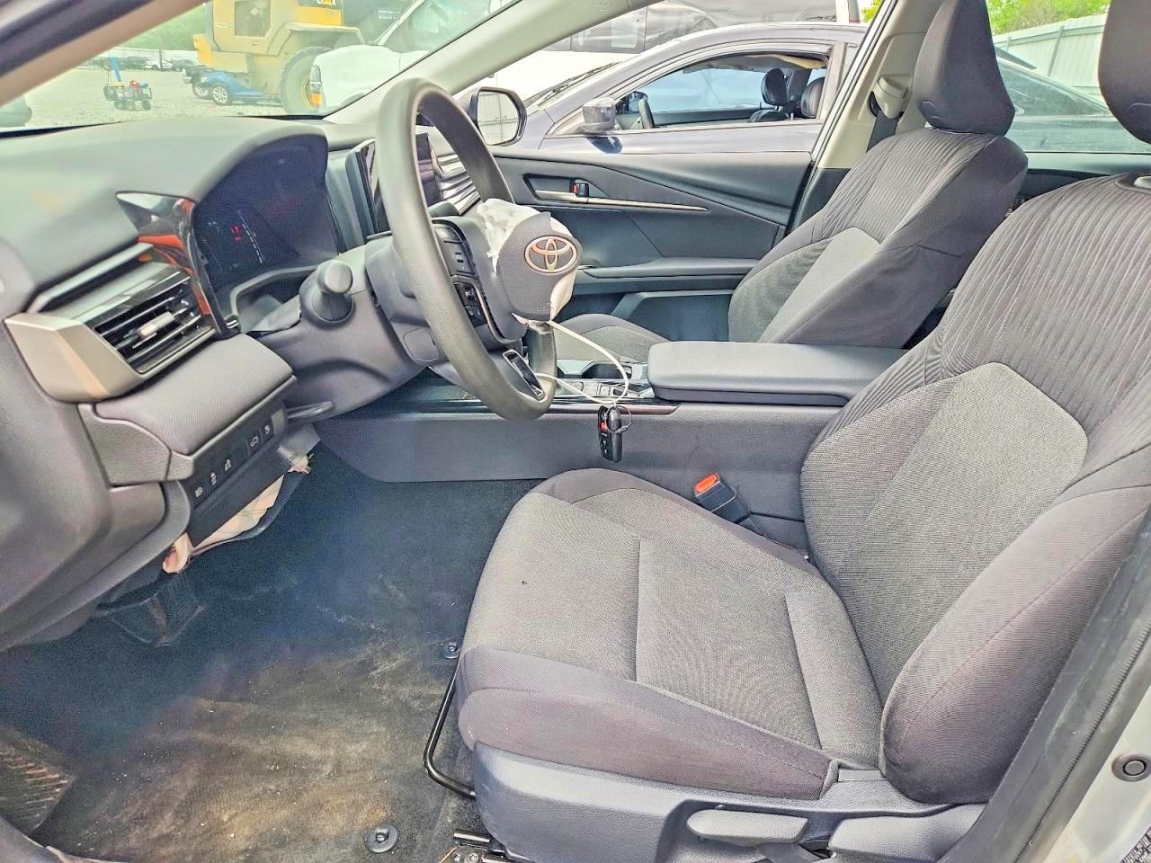 2025 Toyota Camry Le - Фото 7