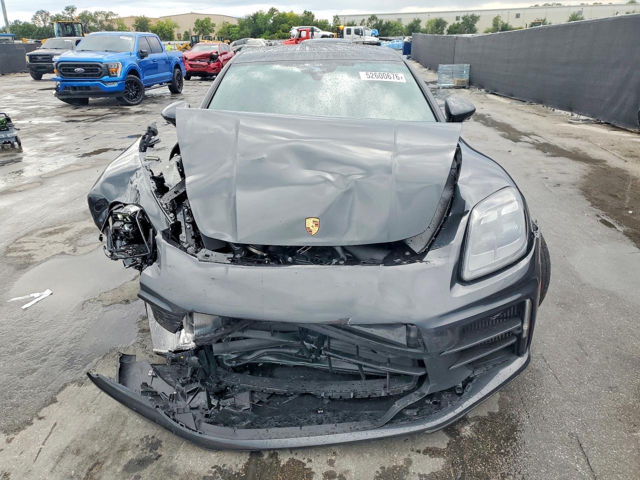 2025 Porsche Panamera Base/4 - Image 5