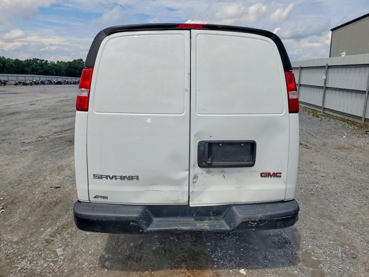 2023 GMC Savana G2500 - Фото 6