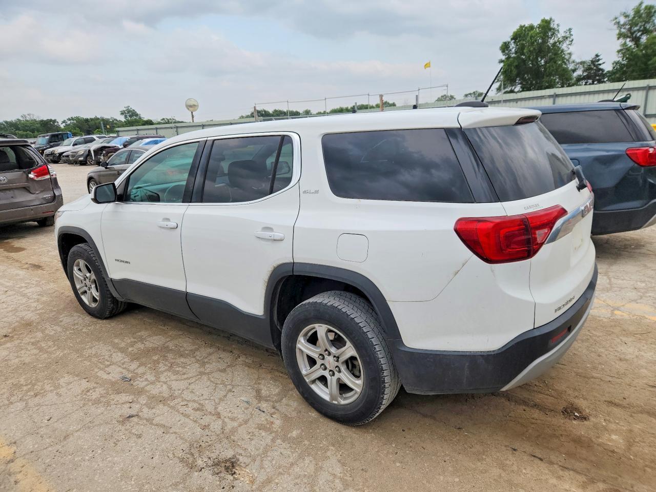 2018 GMC Acadia Sle - Image 2