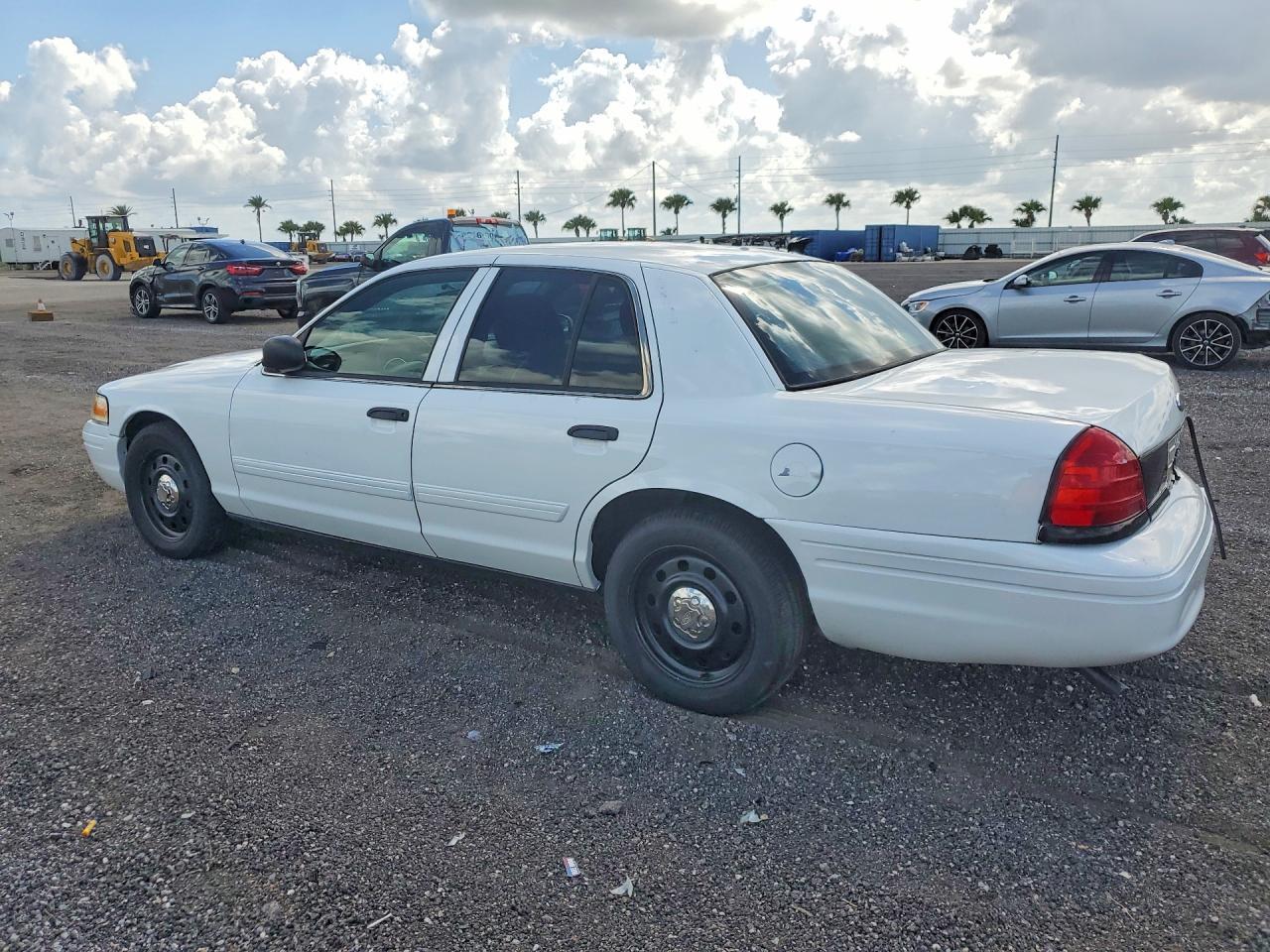 2011 Ford Crown Victoria Police Interceptor - Фото 2