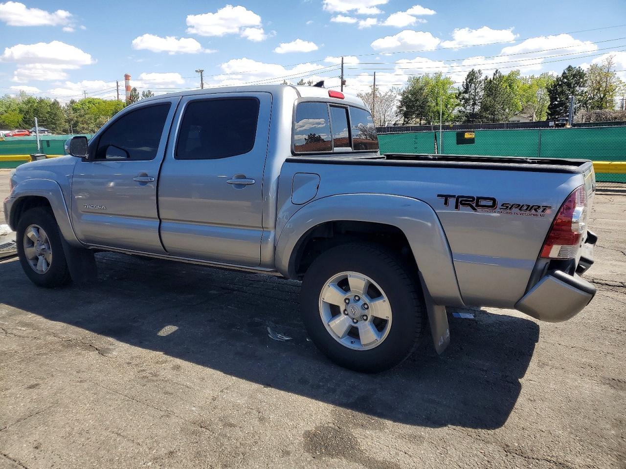 2015 Toyota Tacoma V6 - Фото 2