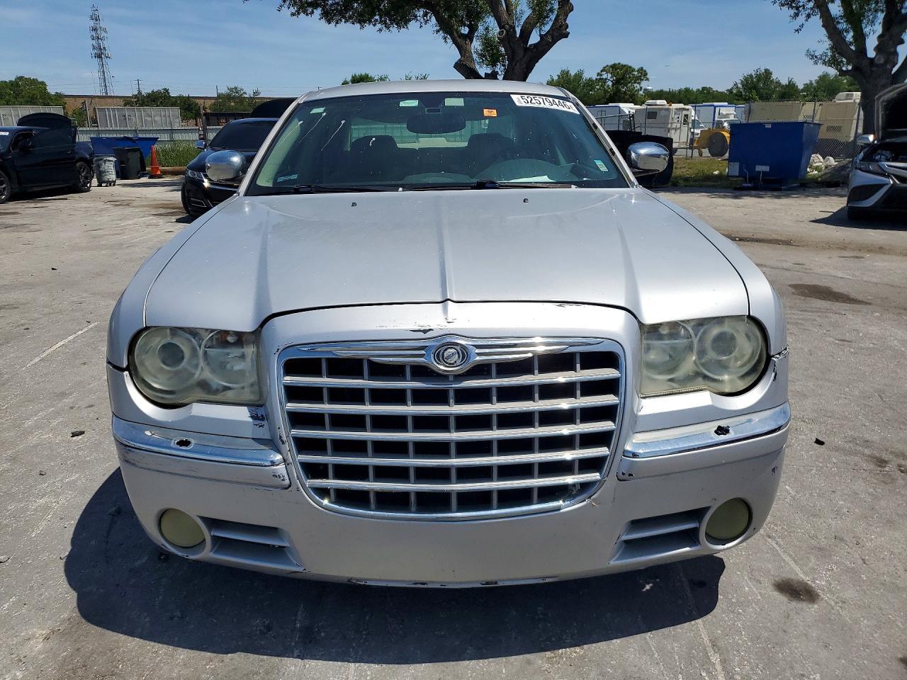 2006 Chrysler 300C - Image 5