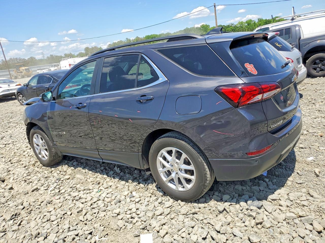 2022 Chevrolet Equinox Lt - Image 2