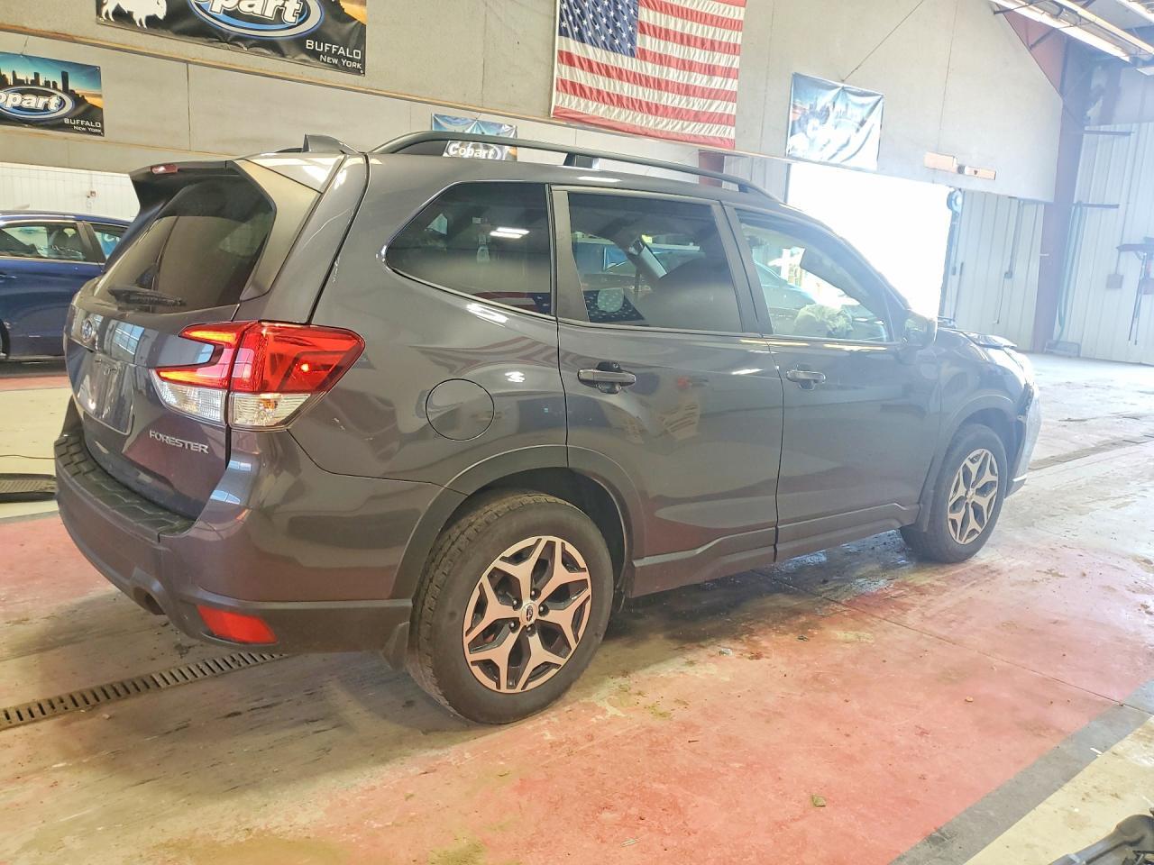 2020 Subaru Forester Premium - Фото 3