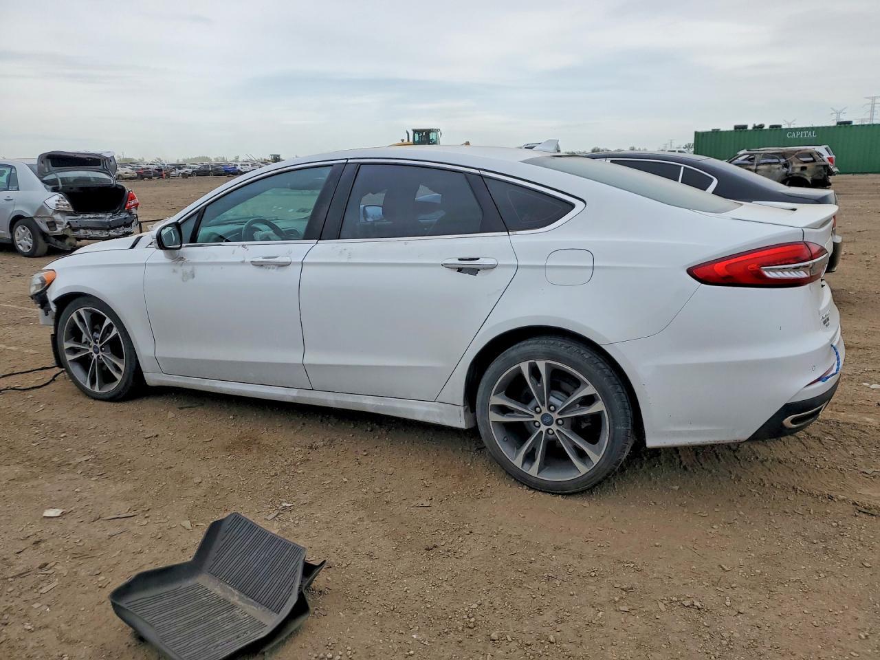 2019 Ford Fusion Titanium - Image 2