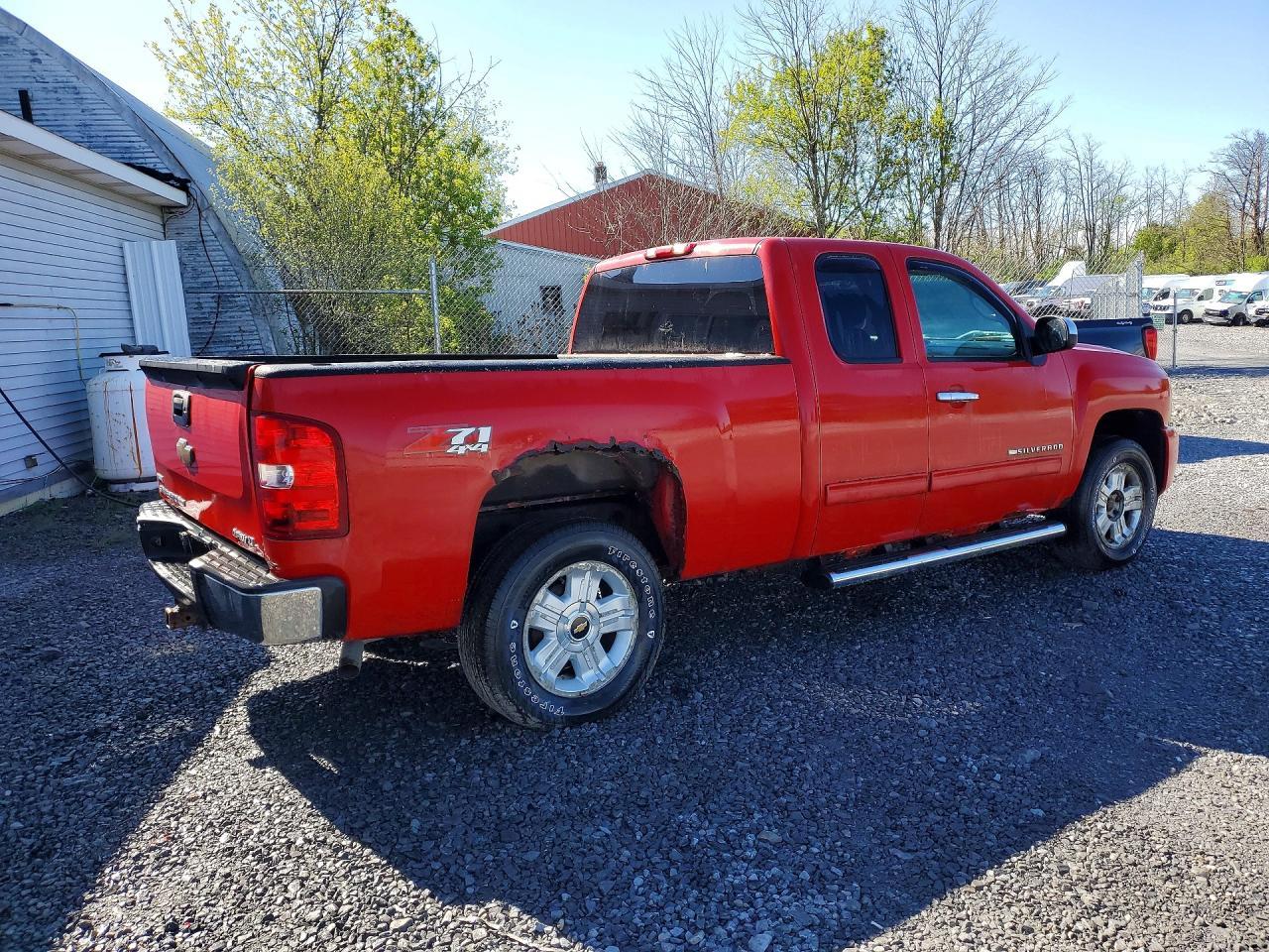 2011 Chevrolet Silverado K1500 Lt - Image 3