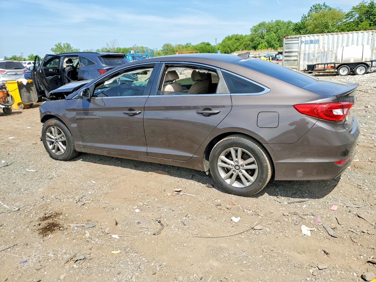 2017 Hyundai Sonata Se - Фото 2