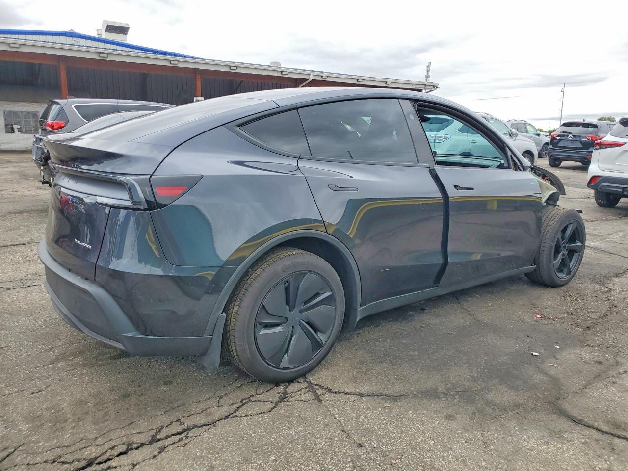2026 Tesla Model Y - Image 3