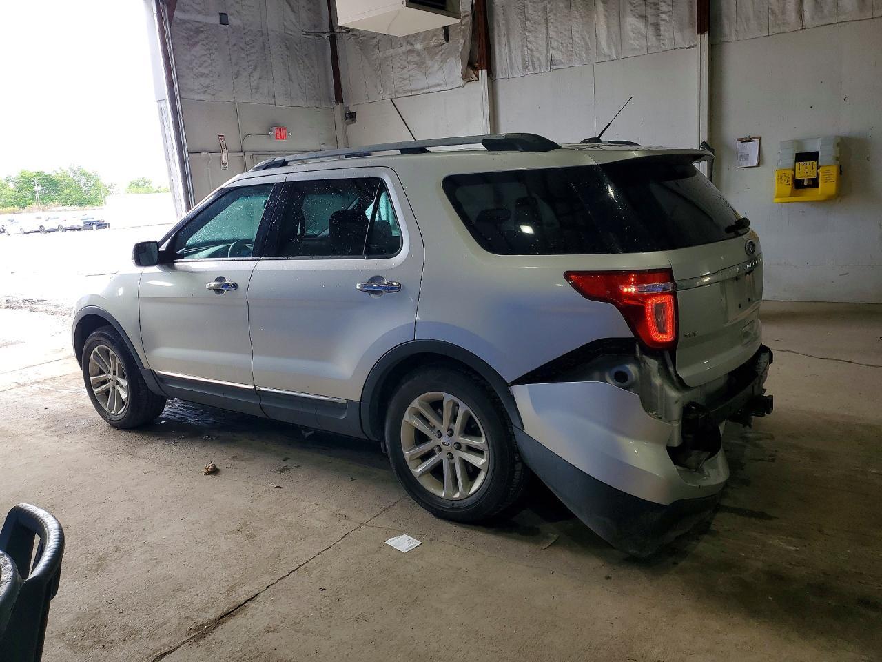2012 Ford Explorer Xlt - Image 2