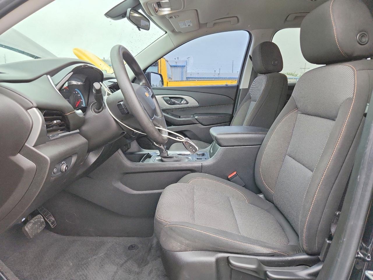 2021 Chevrolet Traverse Ls - Фото 7