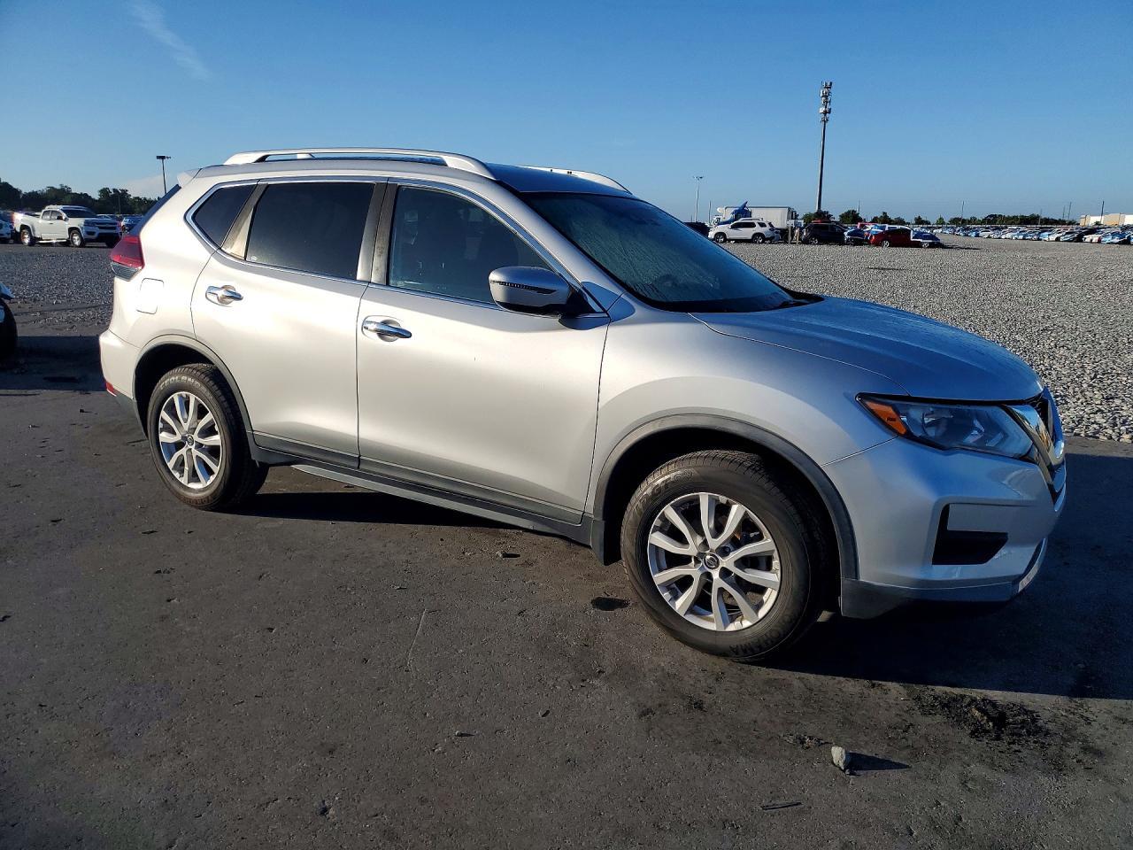 2020 Nissan Rogue Sv - Image 4