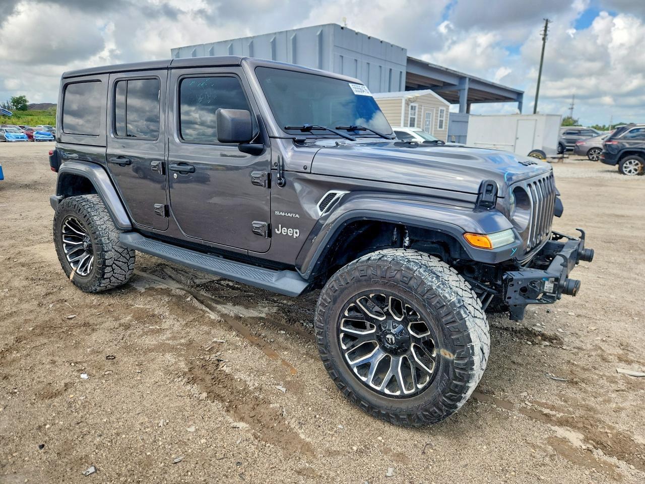 2018 Jeep Wrangler Unlimited Sahara - Фото 4